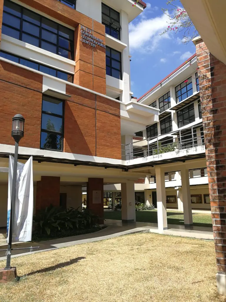 アテネオ・デ・マニラ大学(Ateneo de Manila University)
