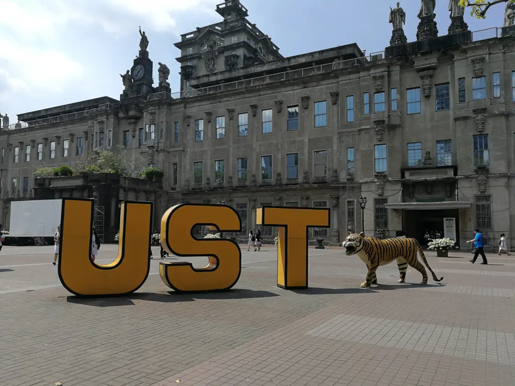 サントトマス大学(University of Sto. Tomas)
