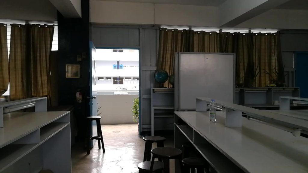 セブ大学(University of Cebu)の教室