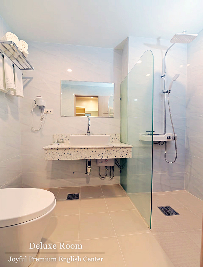 Joyful_DeluxeRoom4 (1)