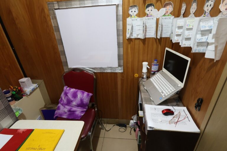 a909ee8255dd5d5ac9051b185671bb0008fc9ffc90f92f48ed2d30b42266a1ca