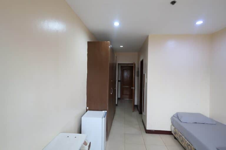 eade0a361f8bd84ebd8a27b49aea5388394f8aa2ddec027d3bcc0c6c04828162