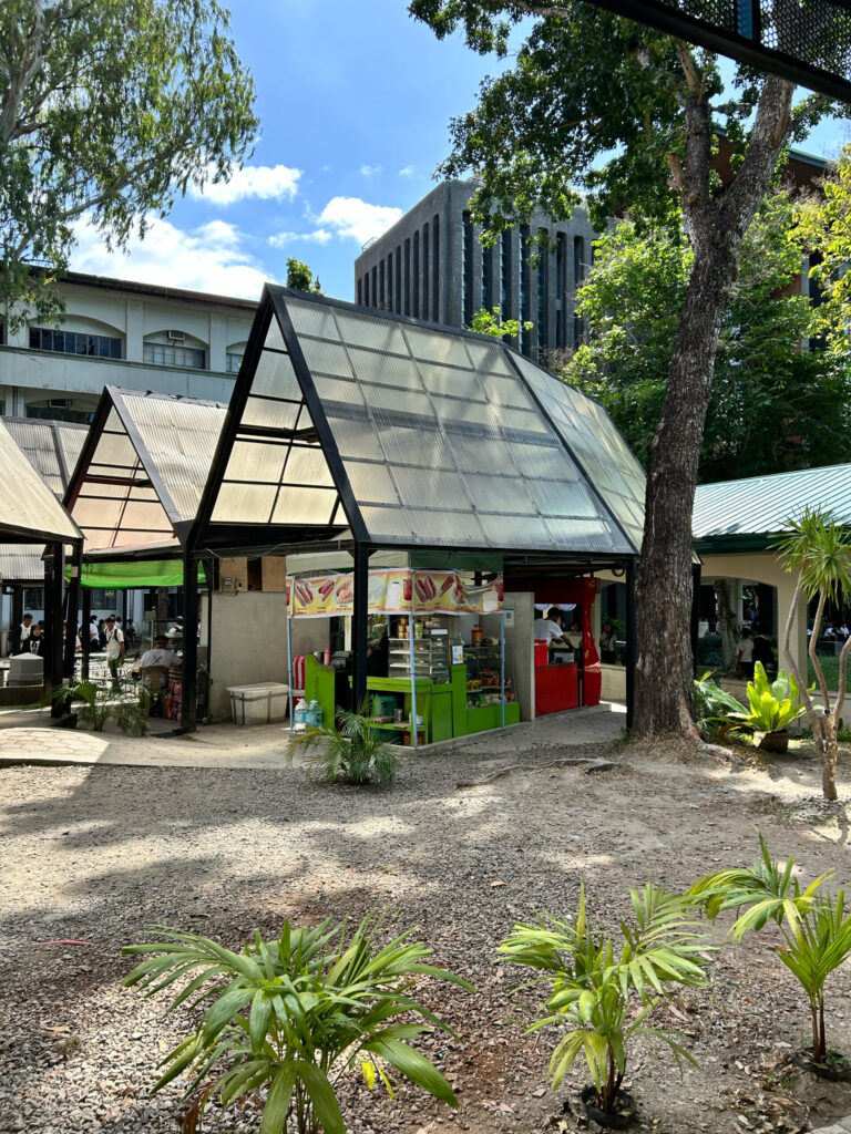 ラサール大学-フードコート例-scaled