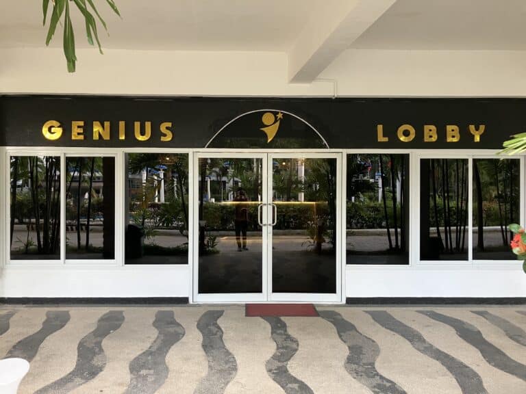 Genius English Main lobby-2