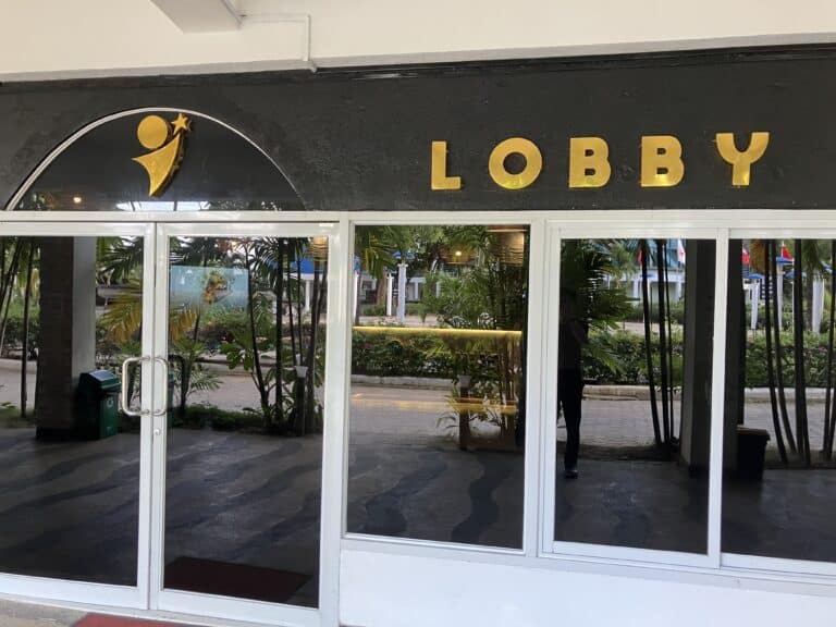 Genius English Main lobby-2