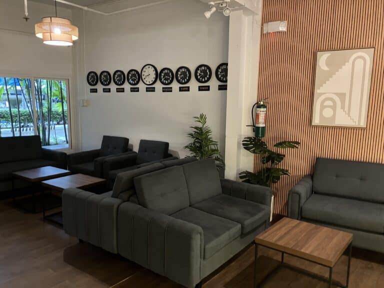 Genius English Main lobby-12