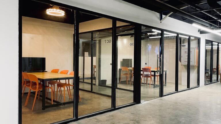 Group Classroom (17)