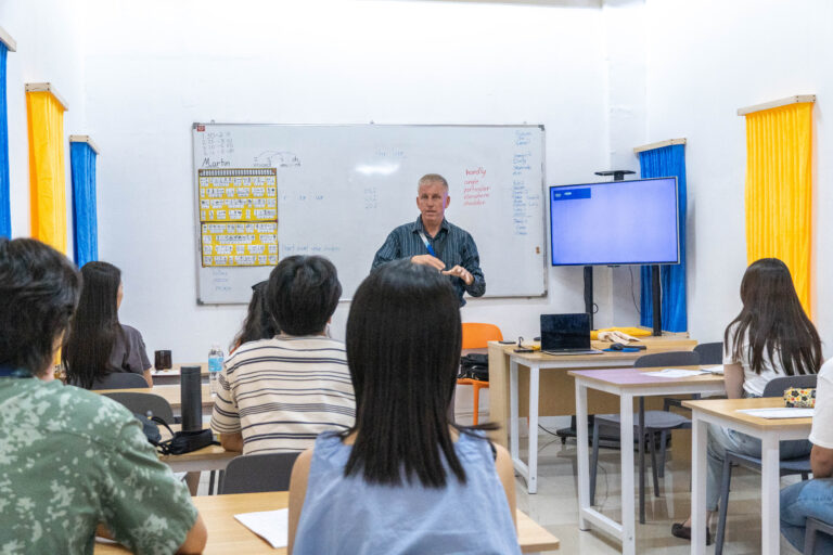 Native Class Teacher Martin(3)