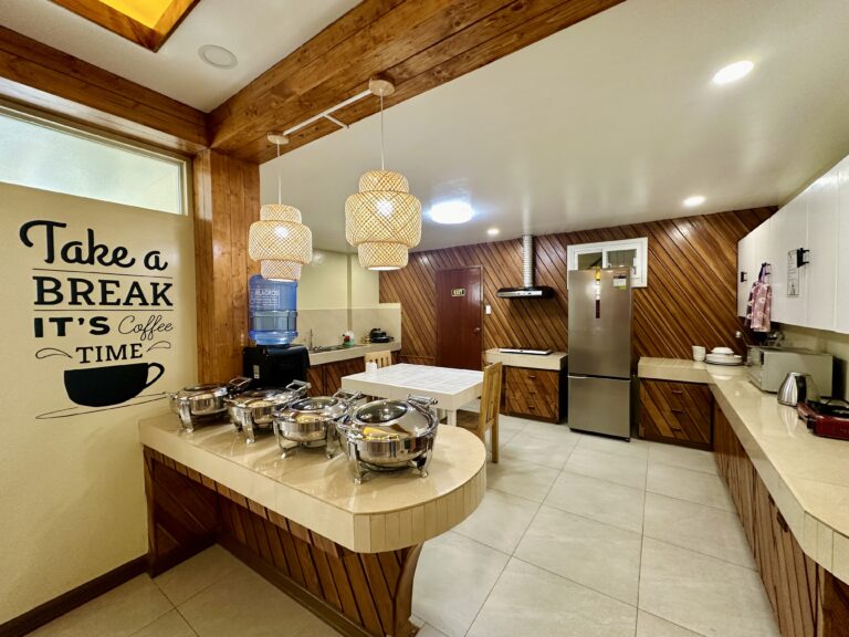 shared kitchen for women_03