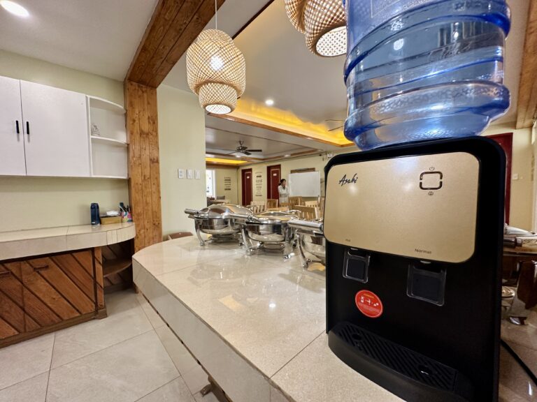 shared kitchen for women_05