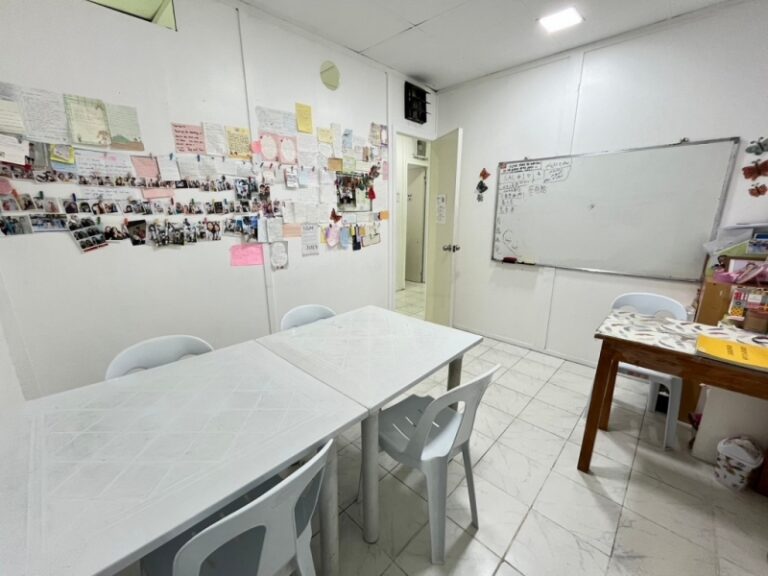 1-4 classroom_Fella2