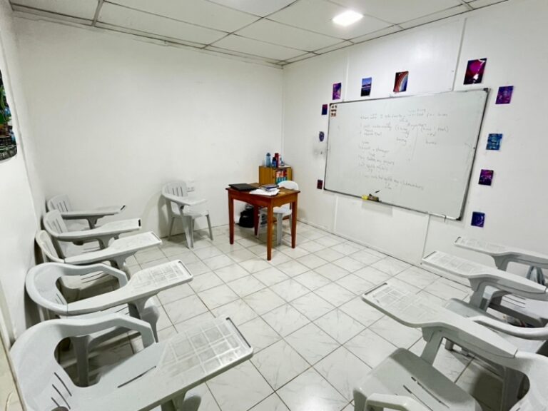 1-8 classroom1_Fella2