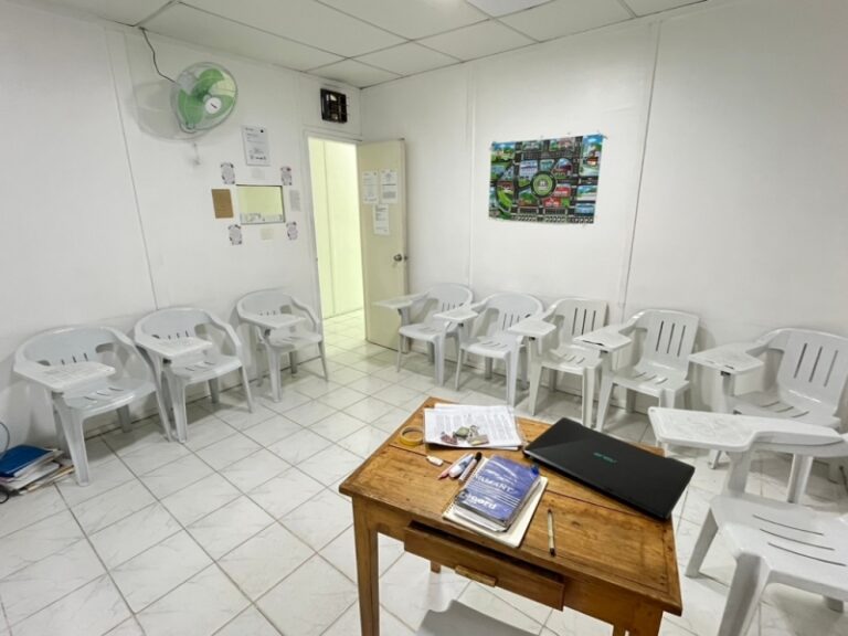 1-8 classroom2_Fella2