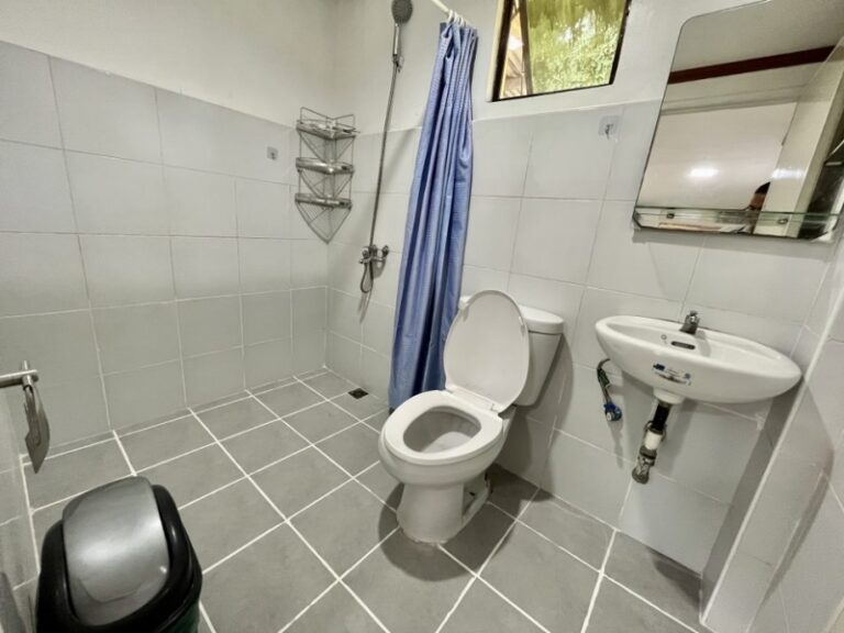 1P shower room_Fella2