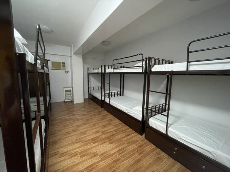 5人部屋 5 person room 2