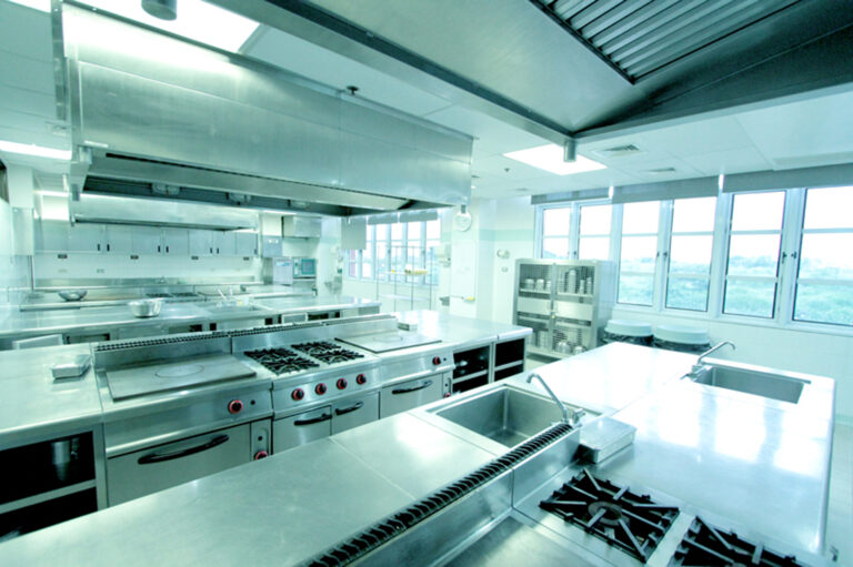 三ツ星ホテルさながらの調理施設