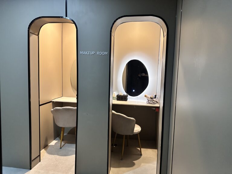 Make-up Room 化粧ルーム1