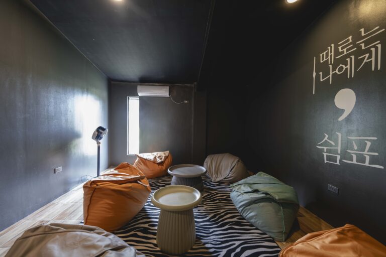 Relaxation area リラックスルーム3