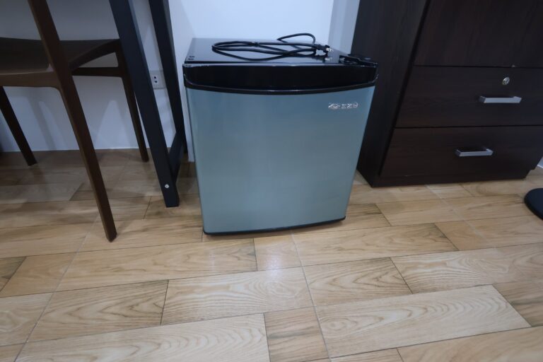 f9aa660a3c9fb63bed699336376efeb14b7b9004b63fe6c1b6dfda9e8aa6c1b1