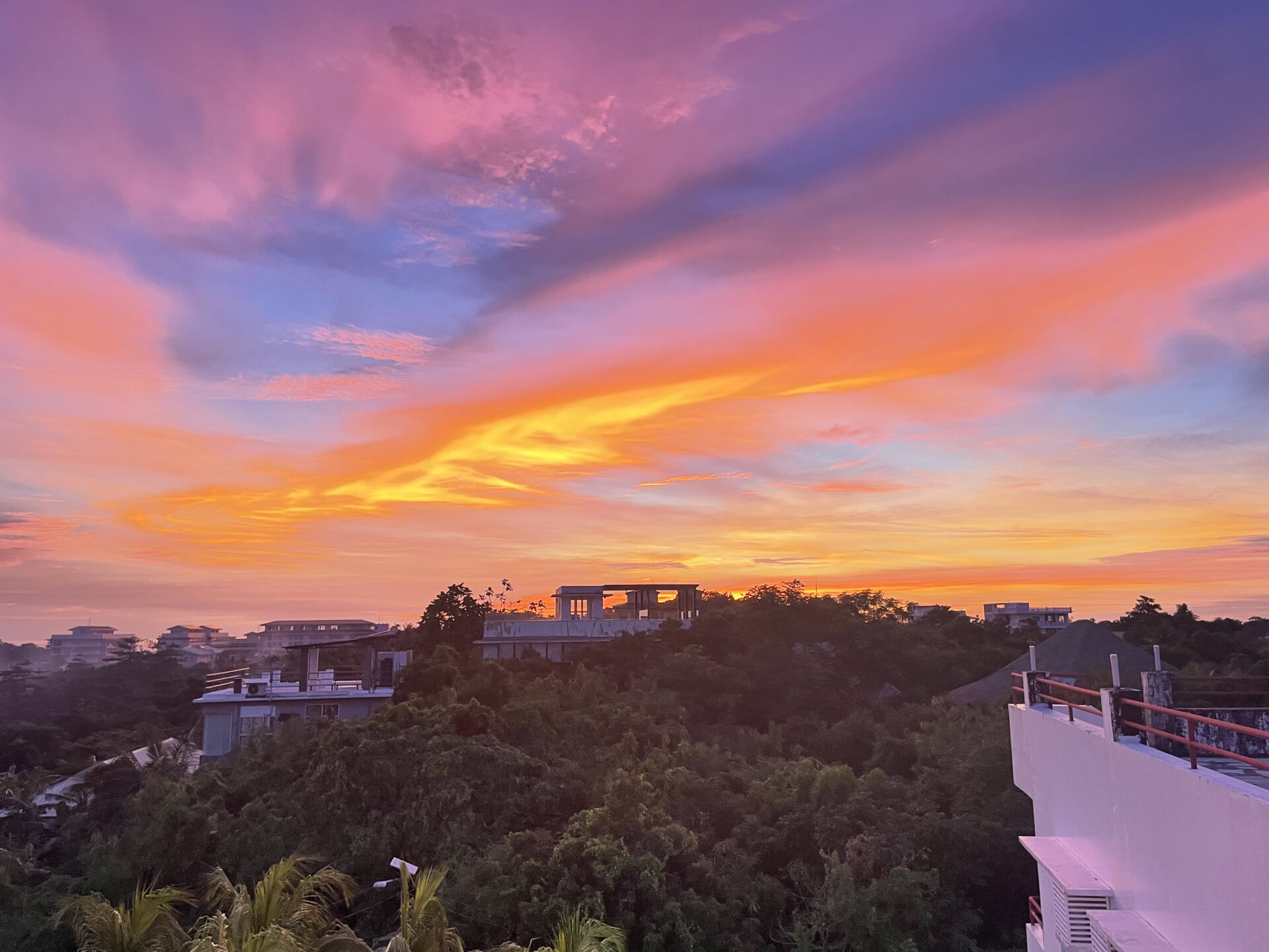 roof top sunset | フィリピン留学ナビ