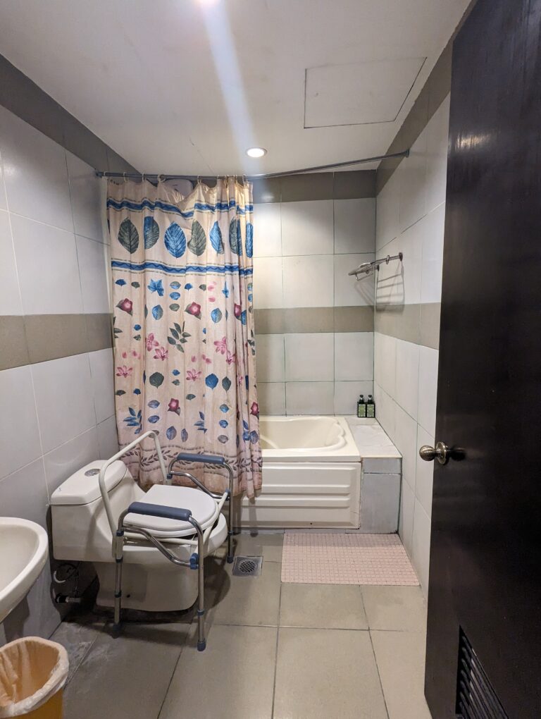 シャワー室(2人部屋) (1)