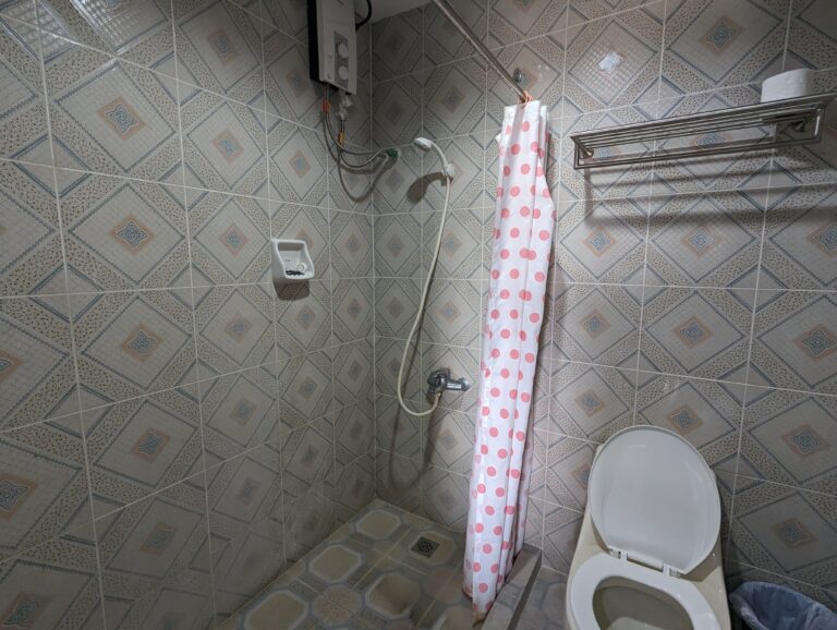 シャワー室(3人部屋)